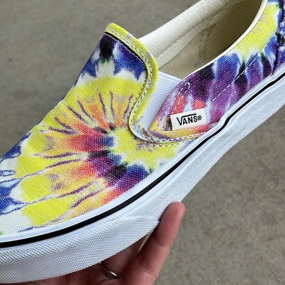 VANS Slip-on Sneakers in Tie-Dye Size 6 - Picture 9 of 10